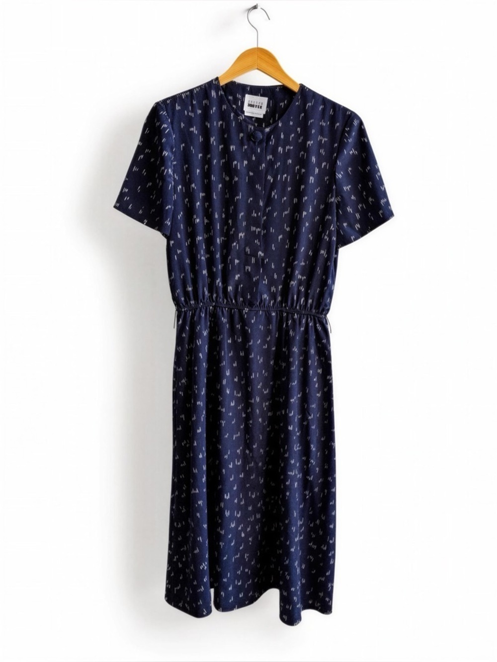 Women’s vintage navy short sleeved dress size 12